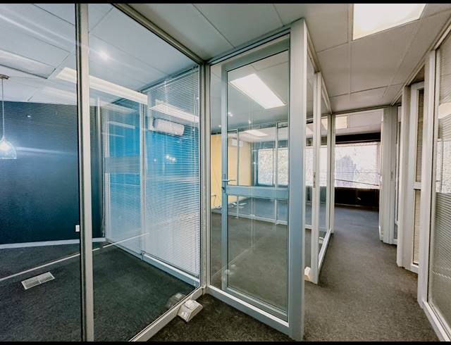 109M² OFFICE TO LET IN BEDFORDVIEW
